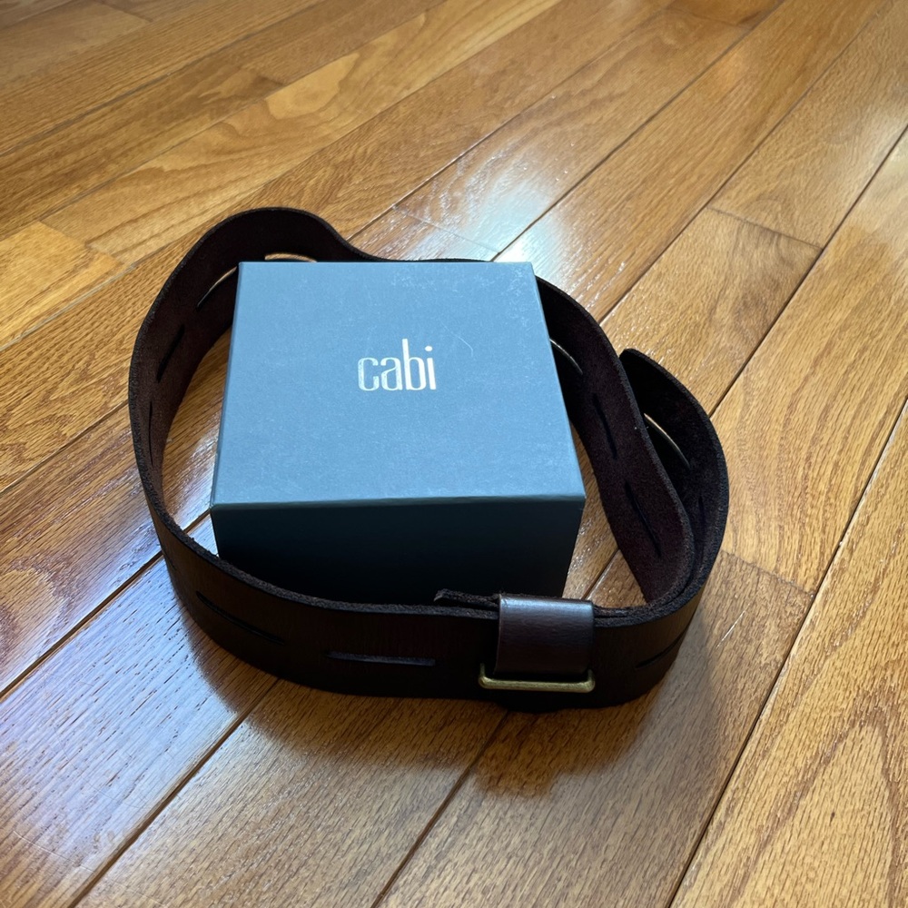 CAbi Women’s Dark Brown Belt Bag
100% genuine leather.